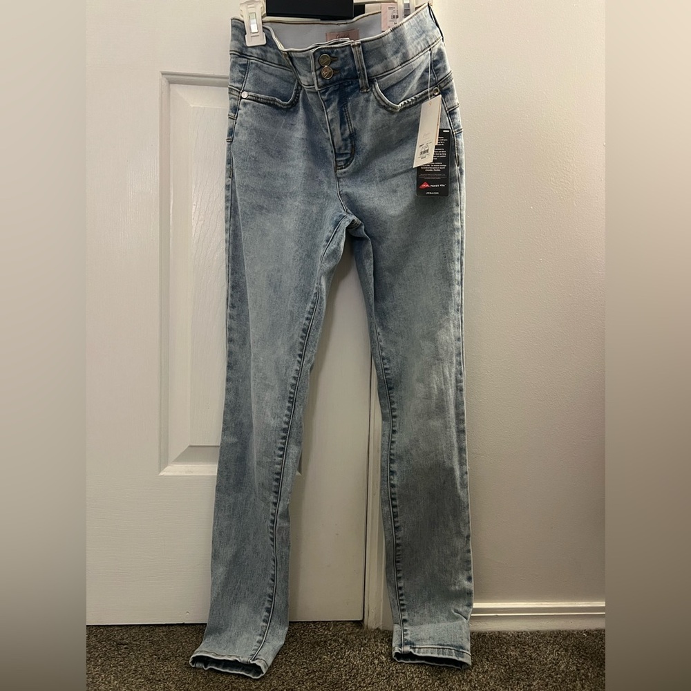 New jeans! Still has tags!!